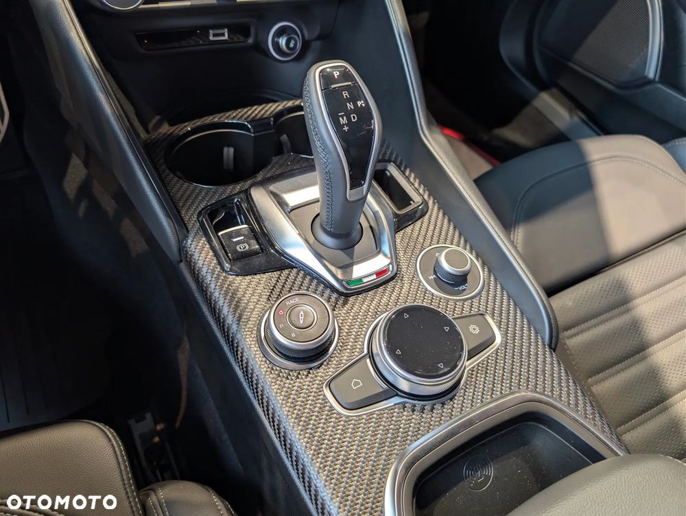 Alfa Romeo Giulia - 17