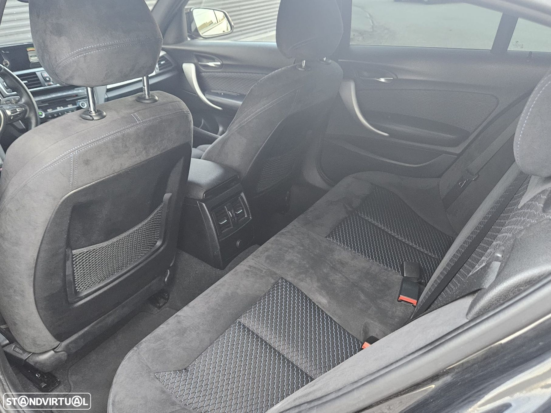 BMW 118 d Pack M - 9