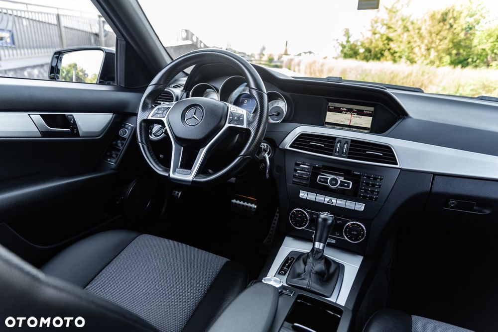 Mercedes-Benz Klasa C 180 (BlueEFFICIENCY) 7G-TRONIC Avantgarde - 25