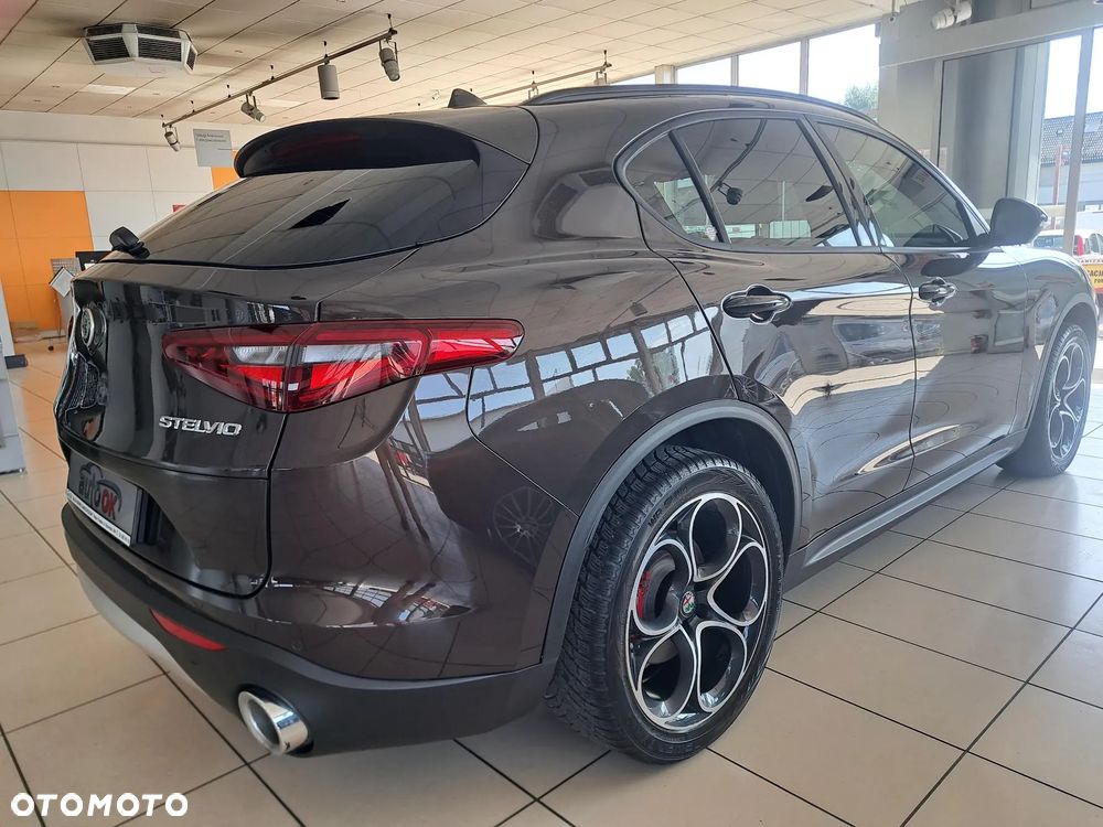 Alfa Romeo Stelvio 2.0 Turbo Executive Q4 - 6