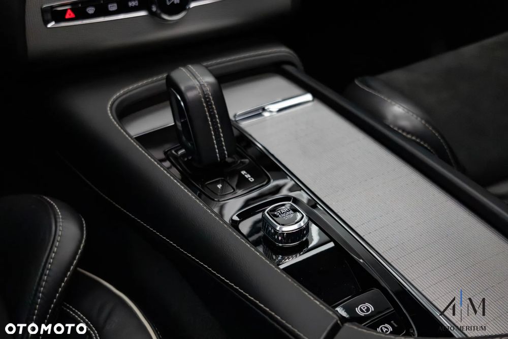 Volvo XC 90 B5 D AWD Ultimate Dark - 23