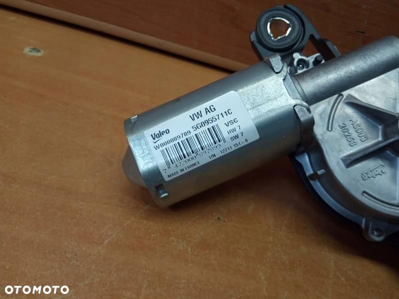 SILNICZEK WYCIERACZKI TYLNEJ SEAT ARONA 5F0827505 - 2