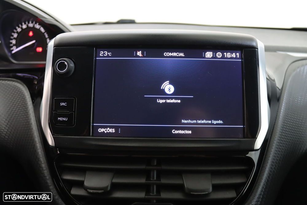 Peugeot 208 1.2 PureTech Signature EAT6 - 24