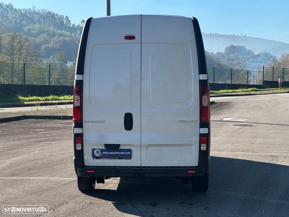 Renault Trafic 2.0 dCi L1H2 Teto Alto | Fibrada - 16