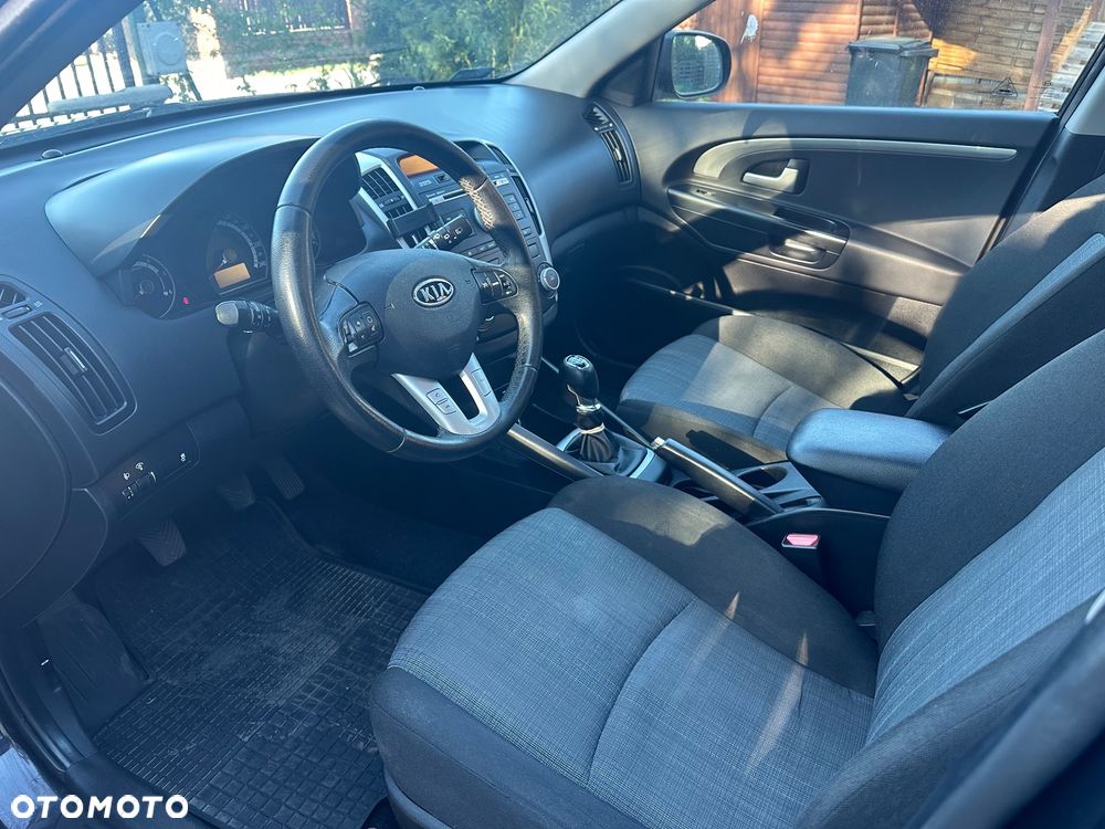 Kia Ceed - 7