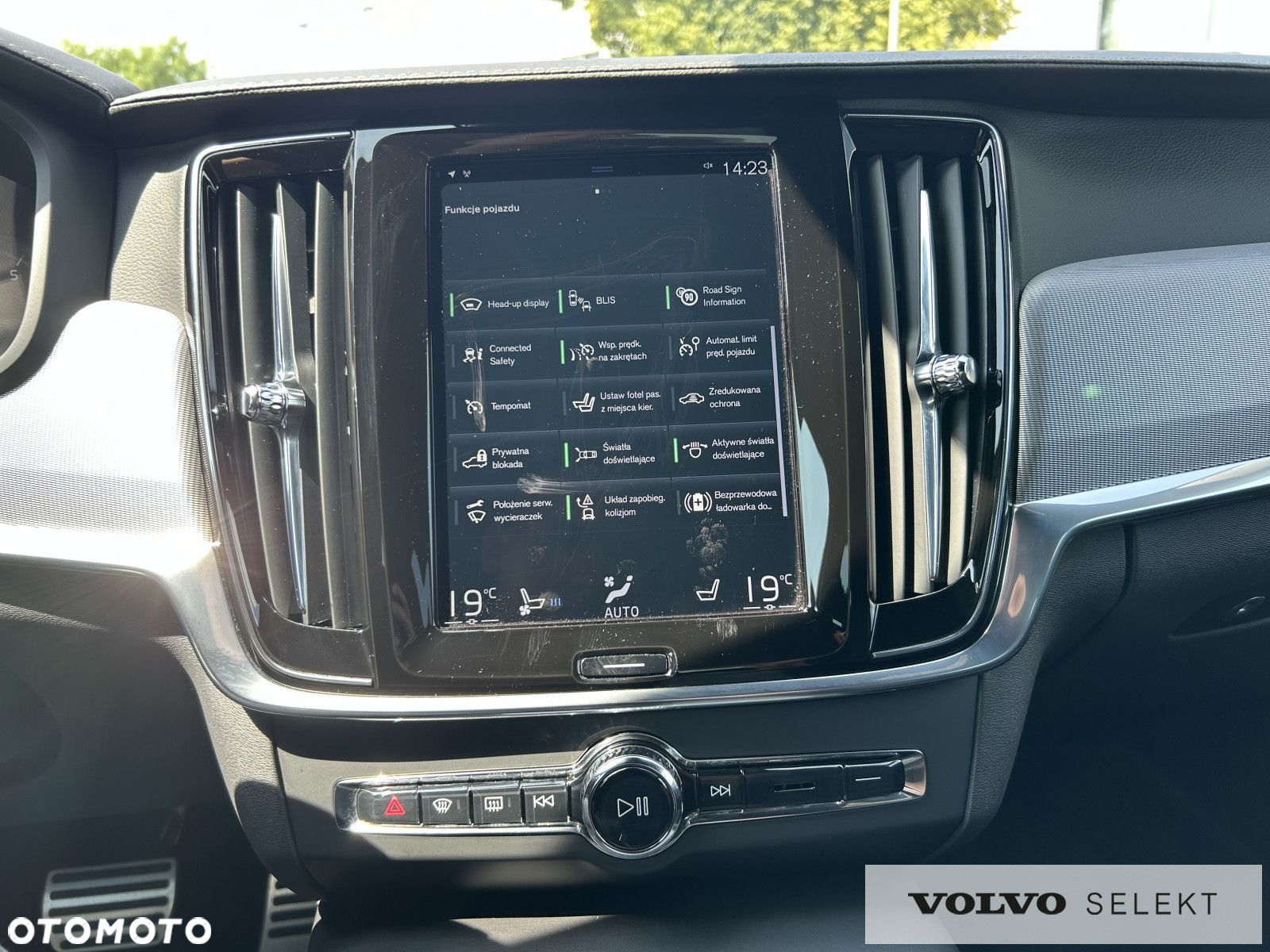 Volvo S90 - 19