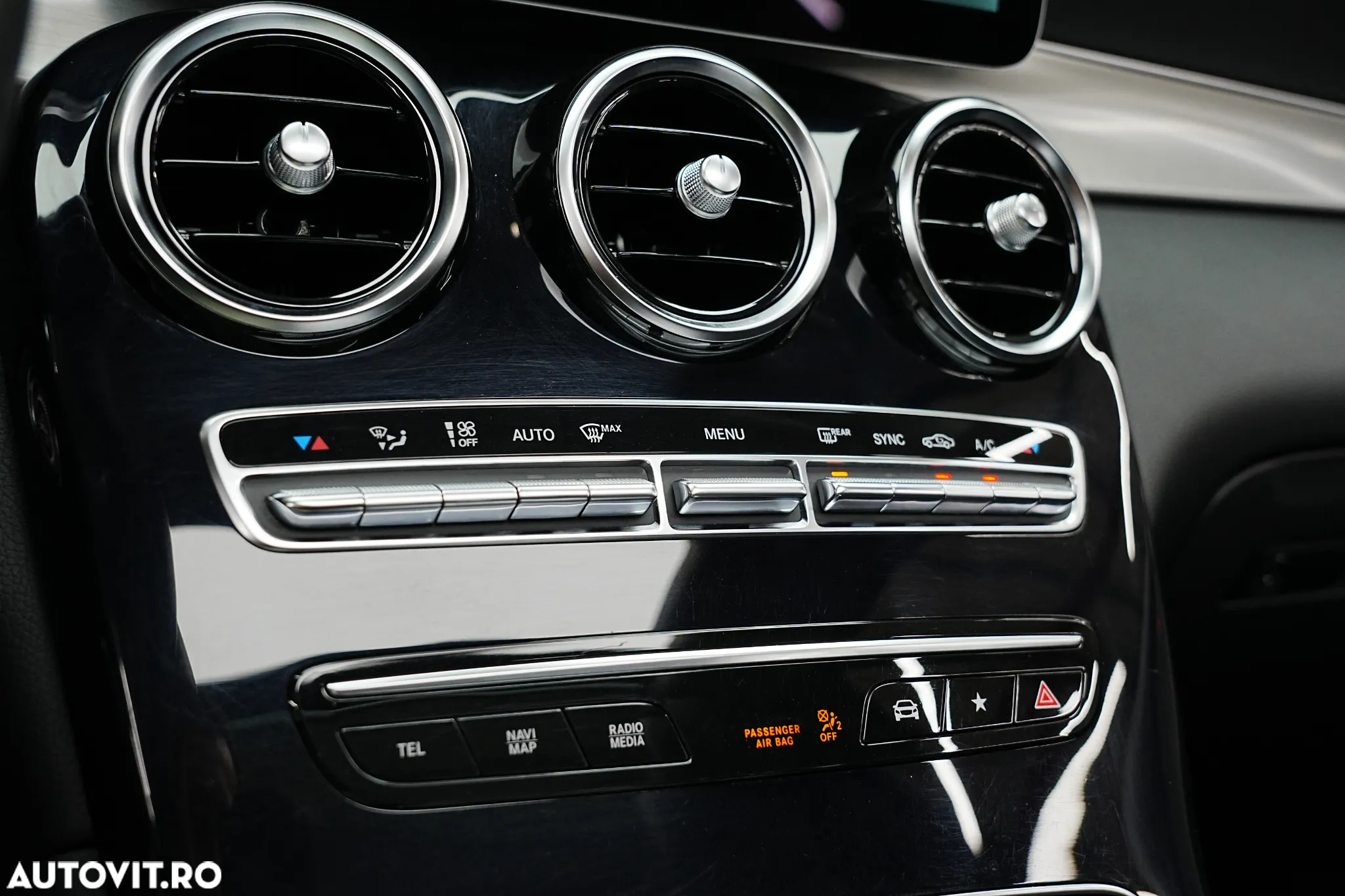 Mercedes-Benz GLC 200 4Matic 9G-TRONIC AMG Line Plus - 35