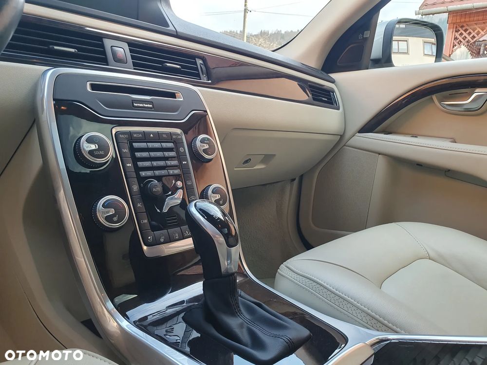 Volvo XC 70 - 30