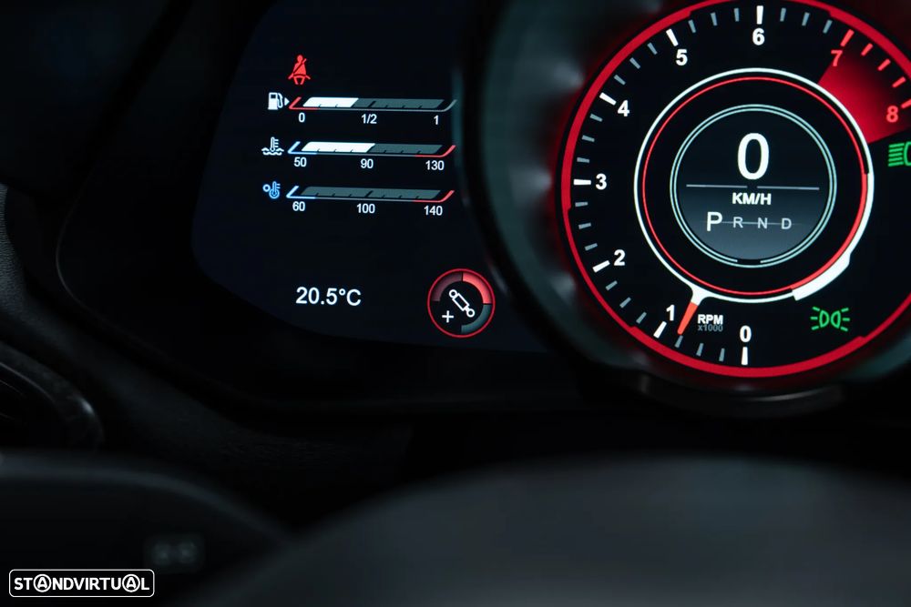 Aston Martin Vantage Coupe 4.0 Twin-Turbo V8 - 38