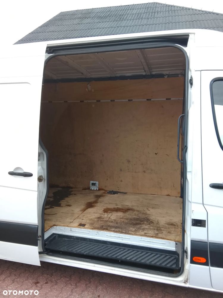 Mercedes-Benz Sprinter - 16