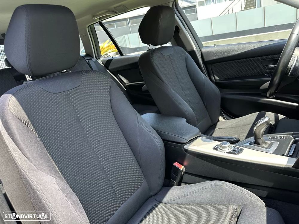 BMW 320 d Aut. Sport Line - 56