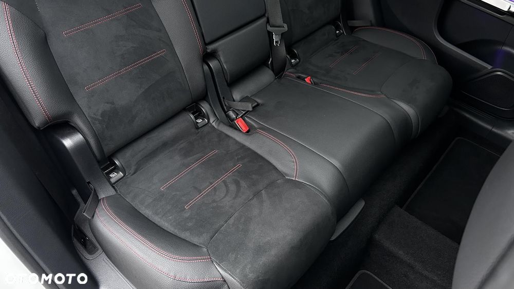 Mercedes-Benz GLB - 29