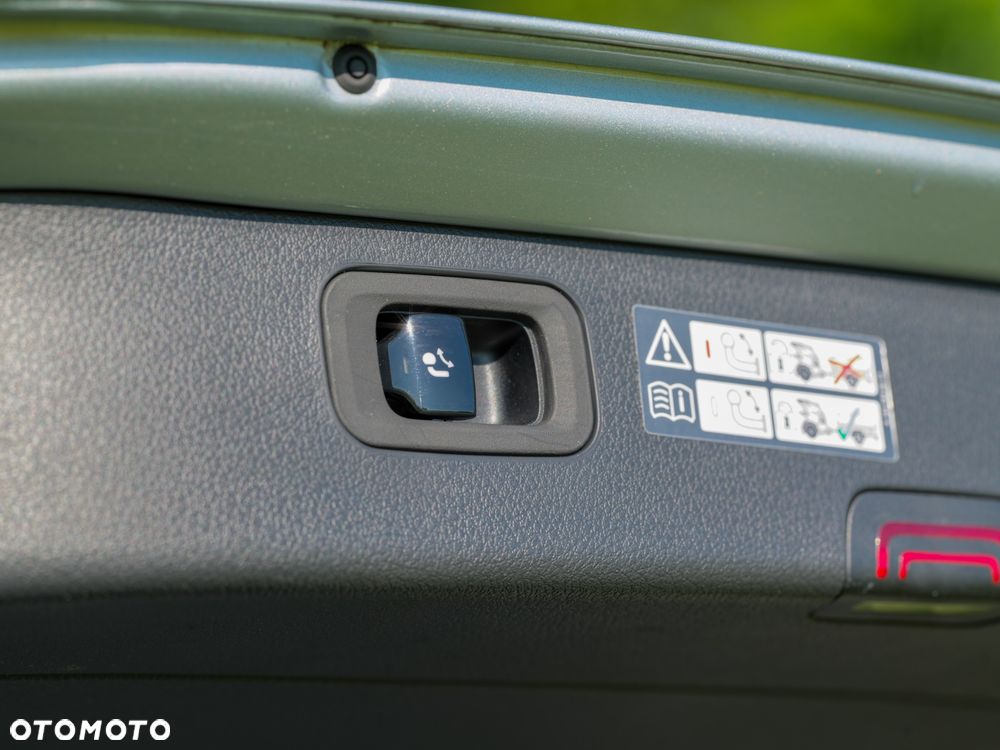 Mercedes-Benz Klasa C 220 d mHEV 4-Matic Avantgarde - 11