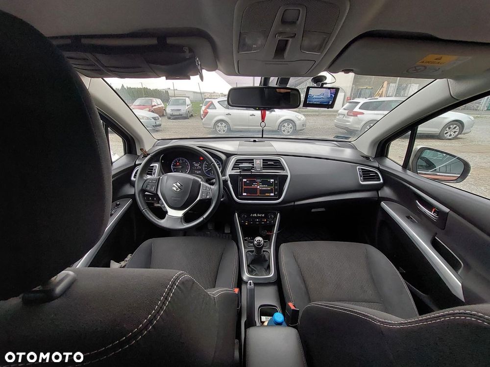 Suzuki SX4 S-Cross 1.0 T Premium - 4