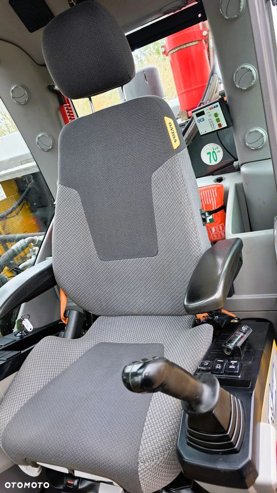 Volvo EC250E - 10