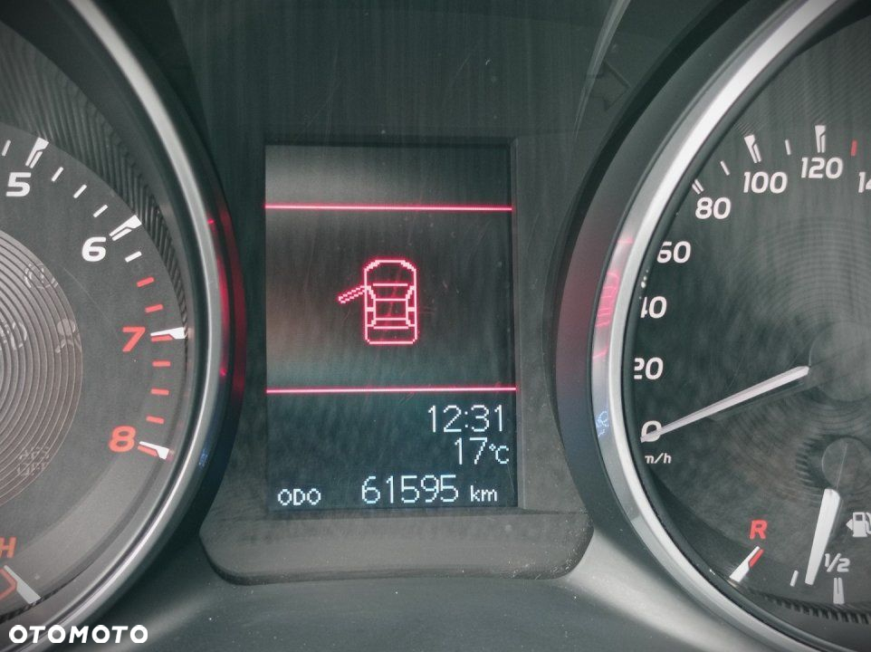 Toyota Avensis - 24