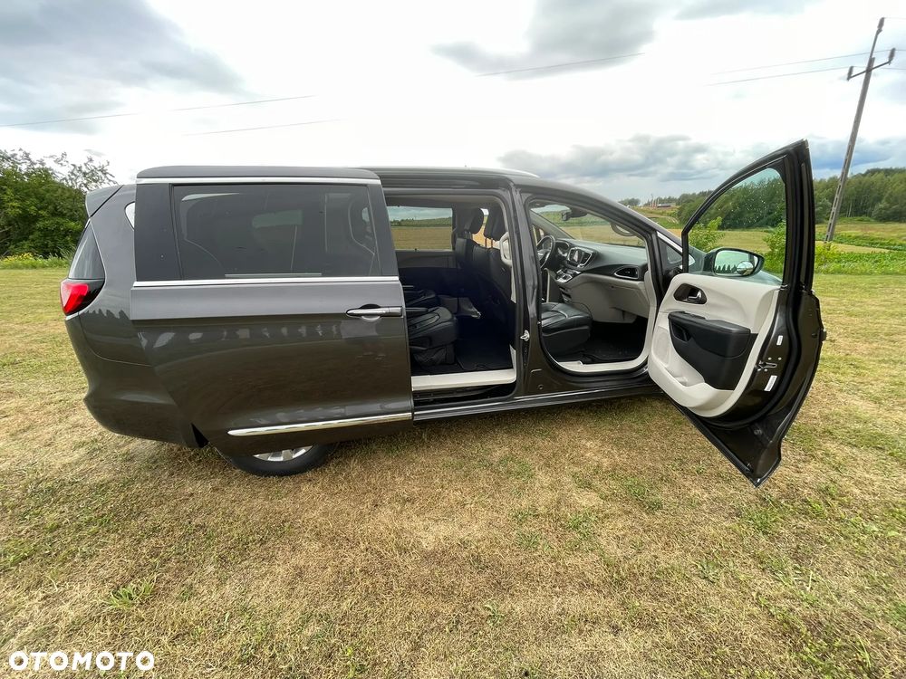 Chrysler Pacifica - 19