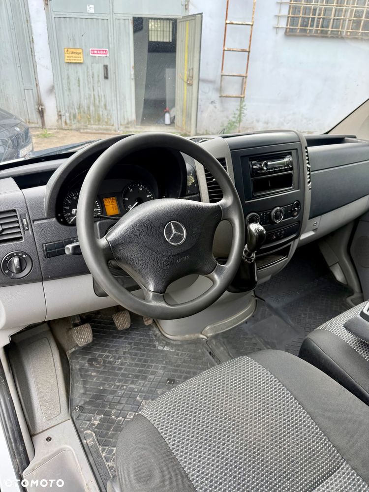 Mercedes-Benz Sprinter - 12