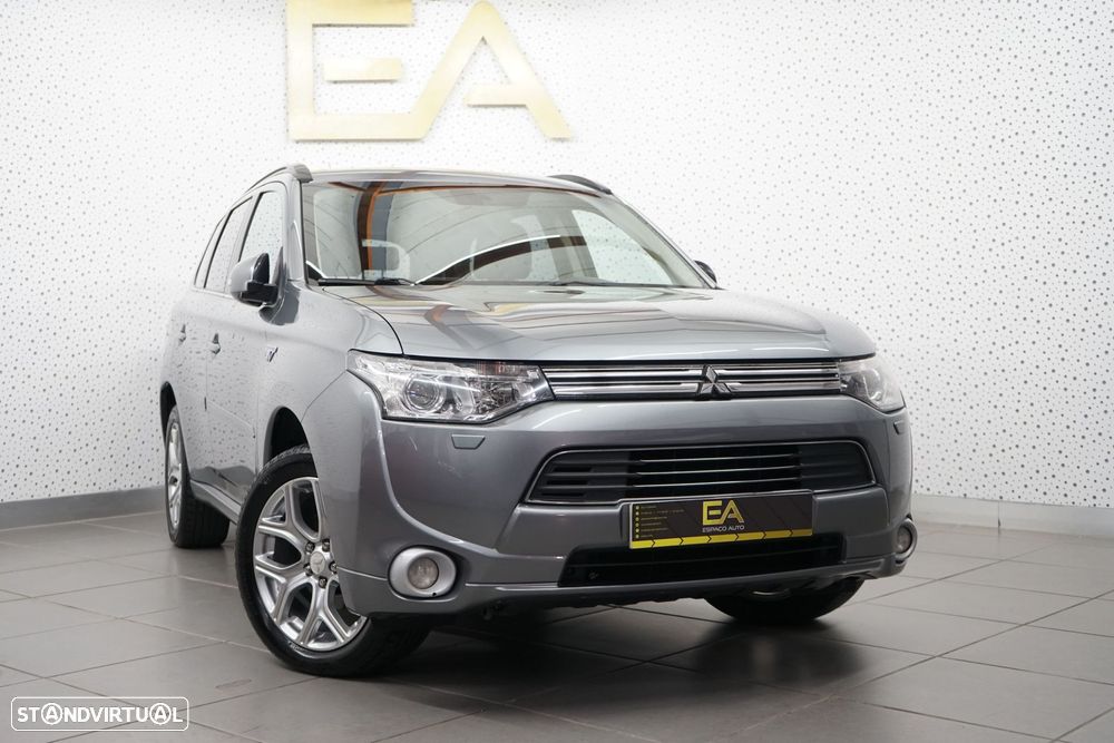 Mitsubishi Outlander 2.0 4WD Plus - 1