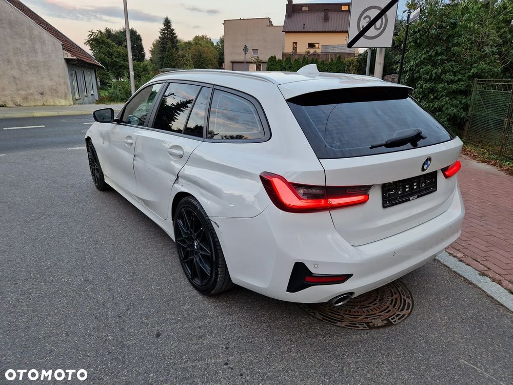 BMW Seria 3 320d Touring Luxury Line - 4