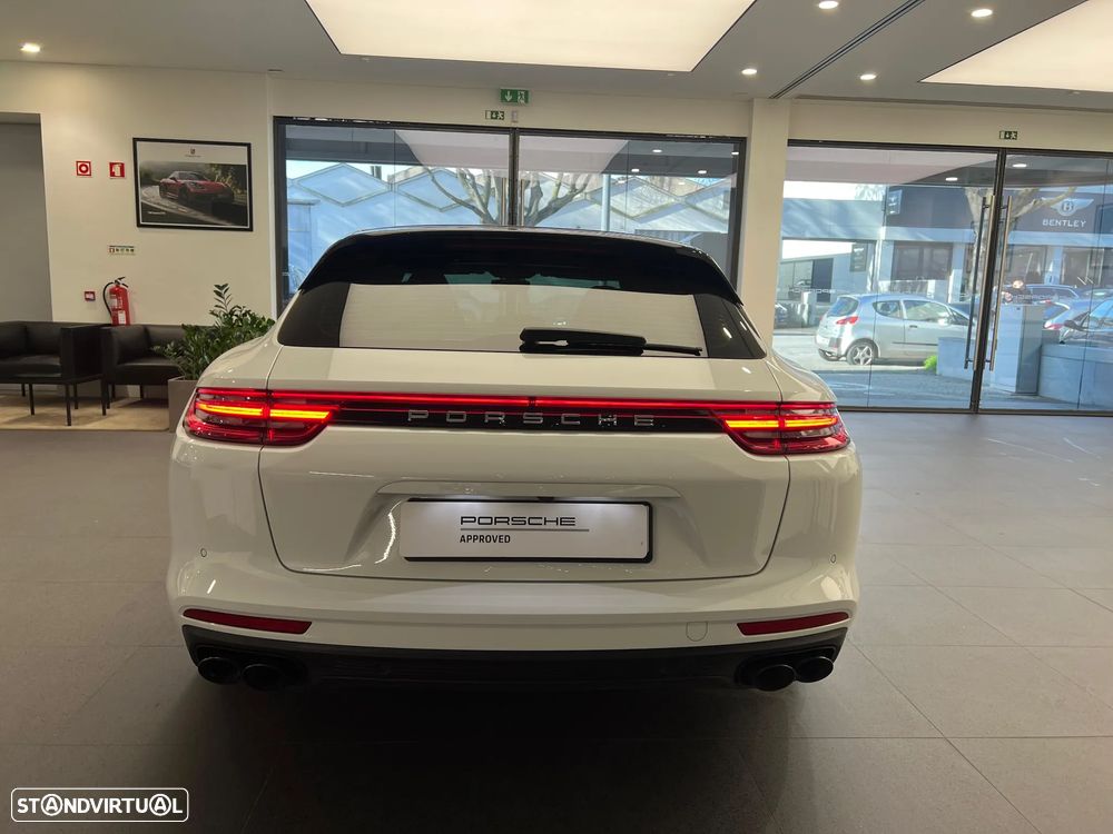 Porsche Panamera Sport Turismo 4 E-Hybrid - 4