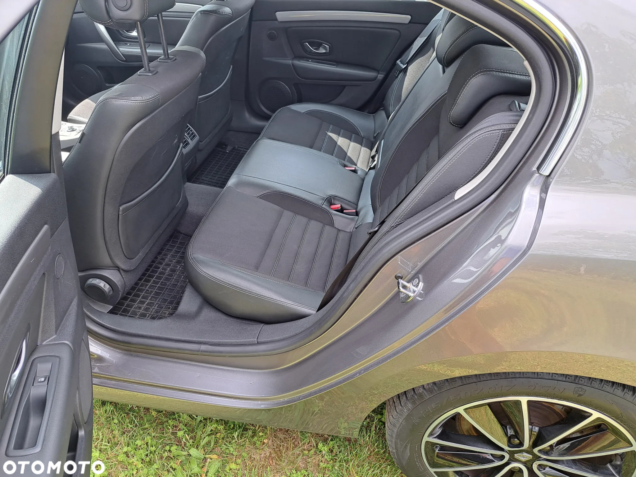Renault Laguna dCi 110 FAP Limited - 21