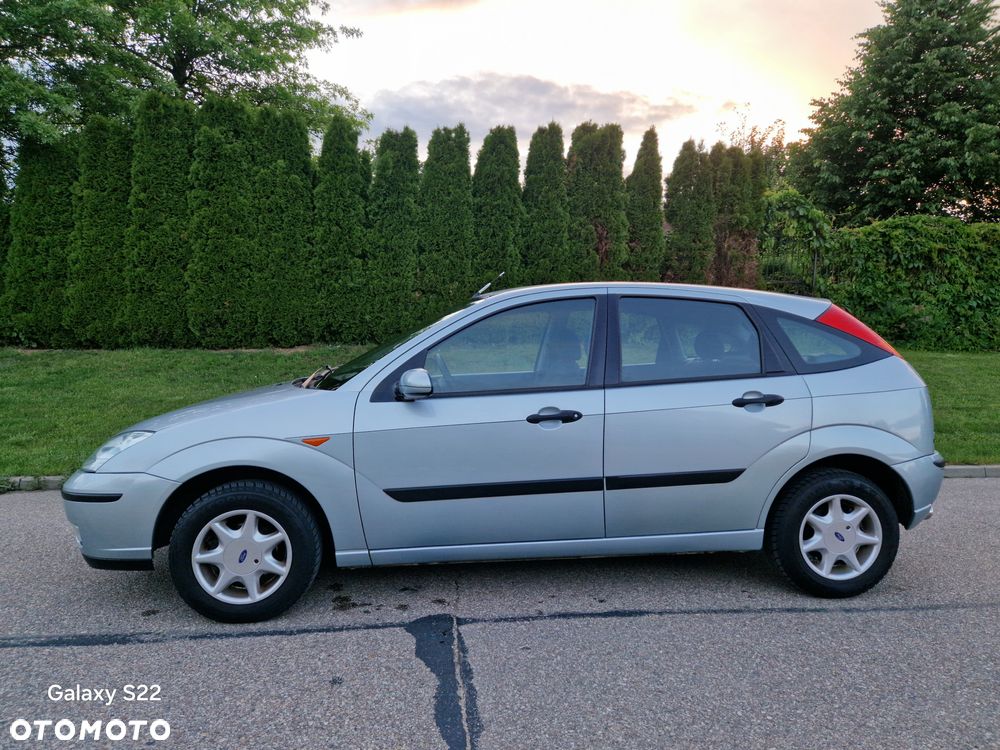 Ford Focus 1.6 16V Sport - 17
