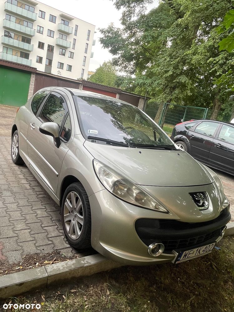 Peugeot 207 - 1