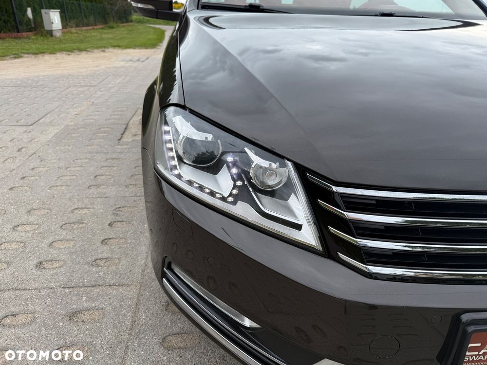 Volkswagen Passat - 12
