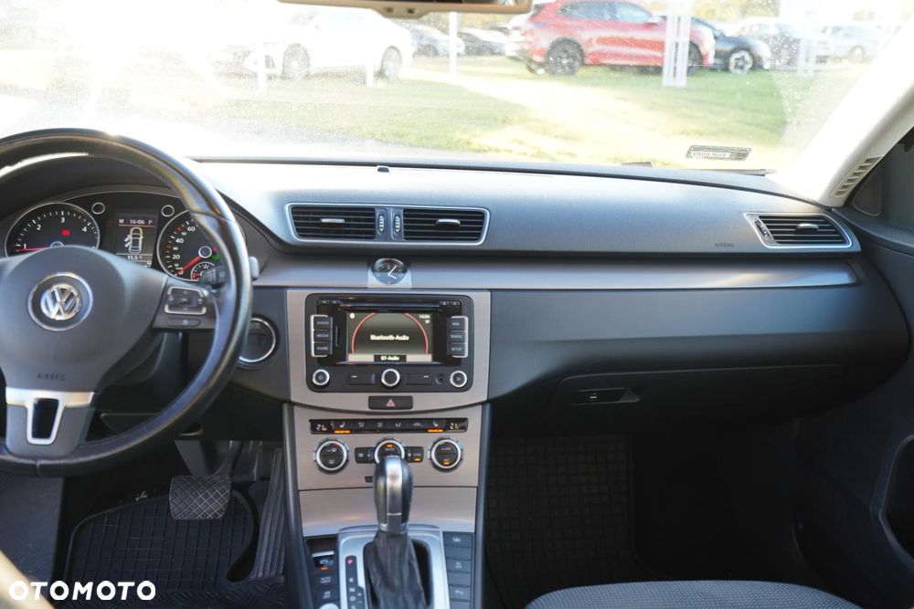 Volkswagen Passat - 21