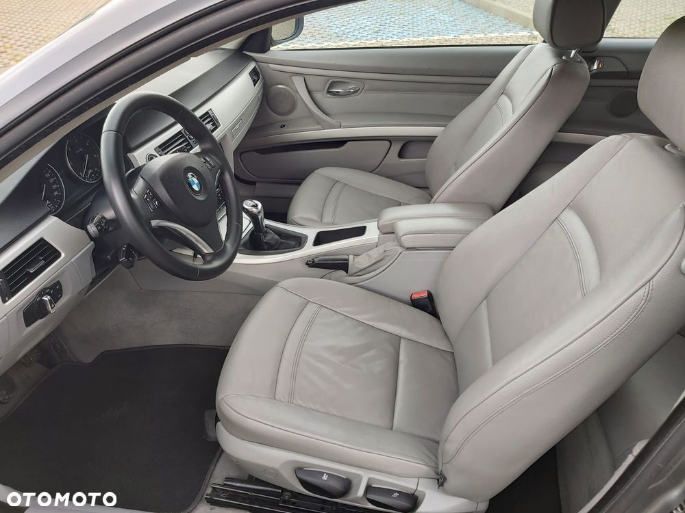 BMW Seria 3 320d DPF Efficient Dynamics Edition - 10