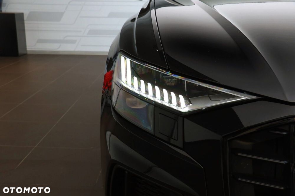 Audi Q8 - 12