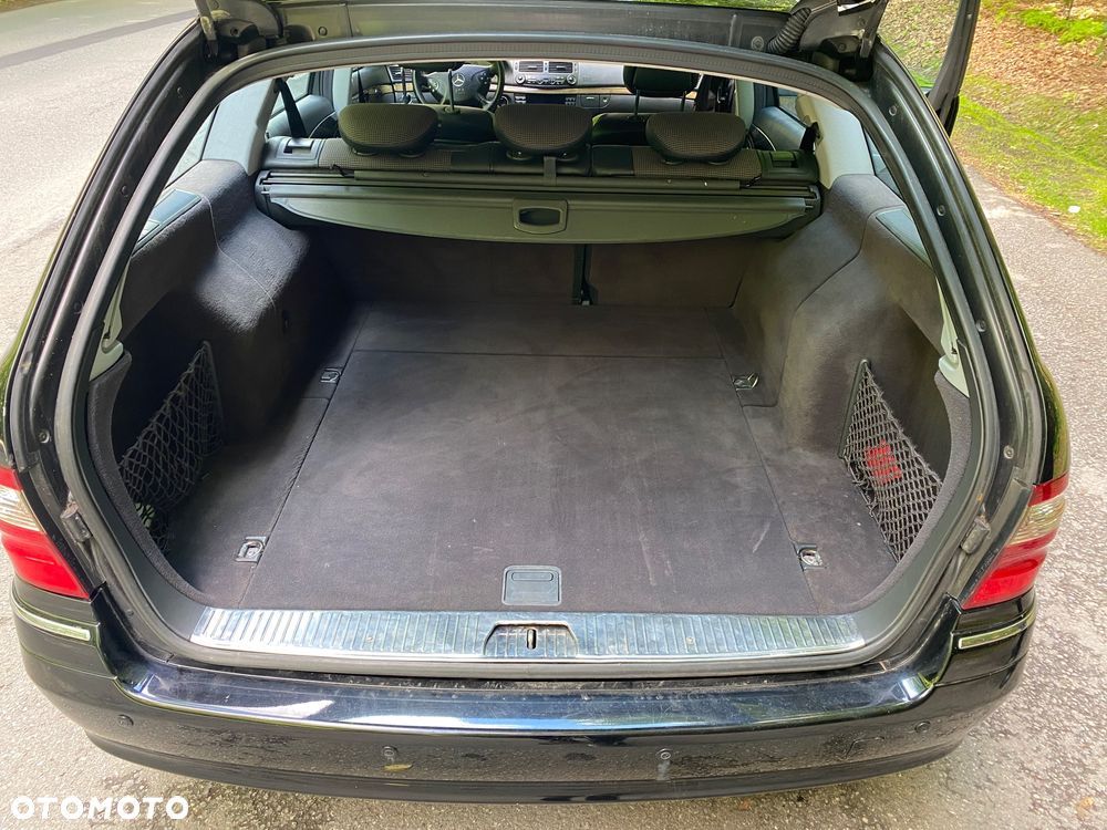 Mercedes-Benz Klasa E 240 T Avantgarde - 13