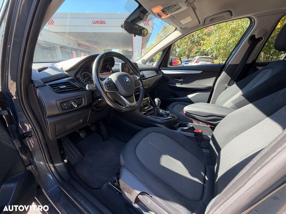 BMW Seria 2 218i - 8