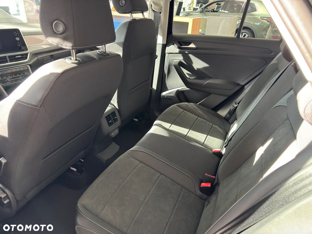 Volkswagen T-Roc - 7