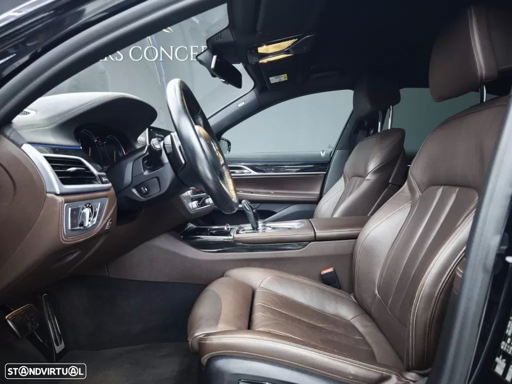 BMW 725 d Pack M - 19