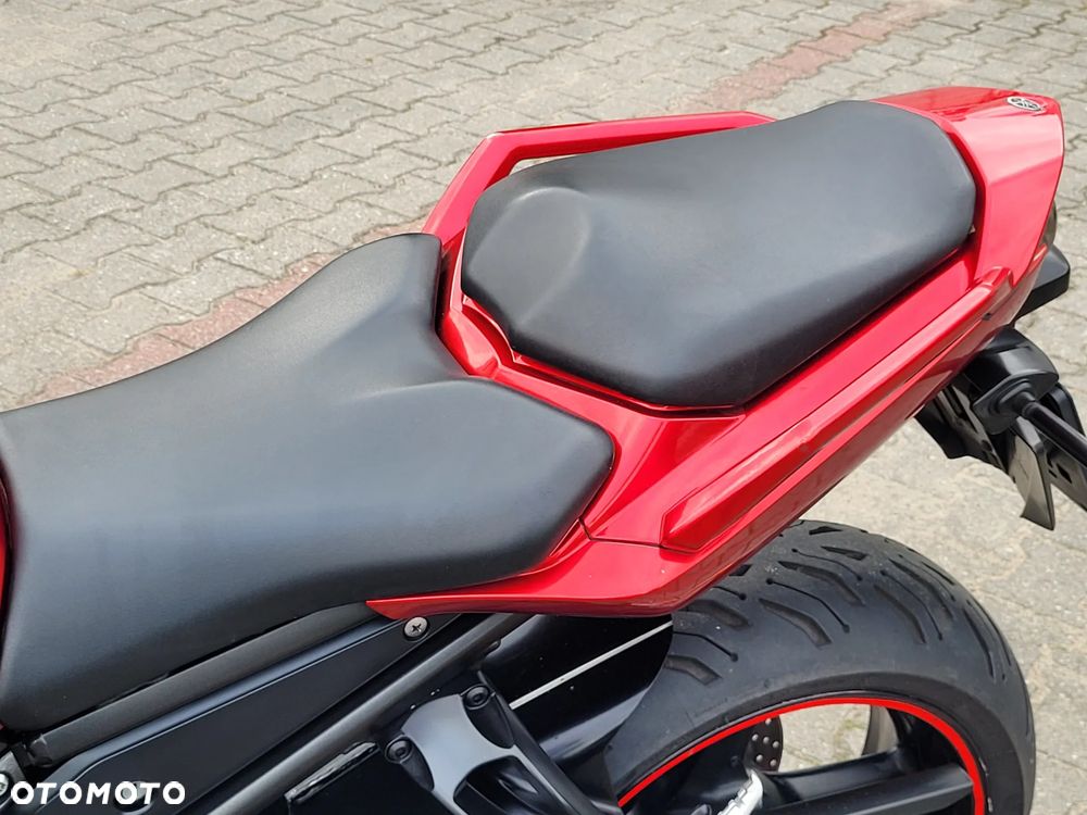 Yamaha FZ - 19