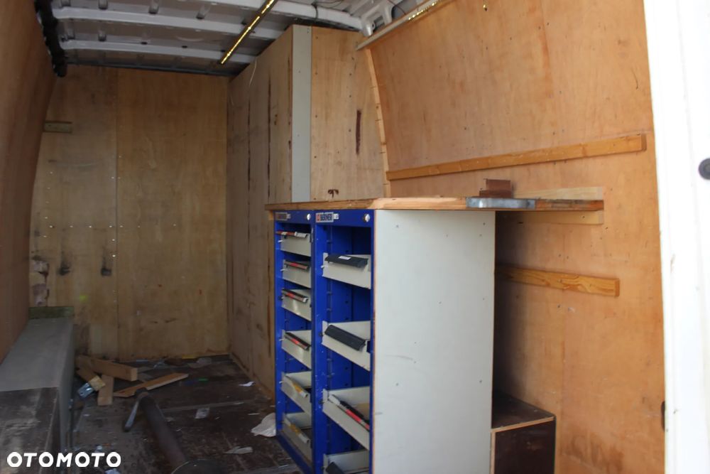 Volkswagen Crafter - 13