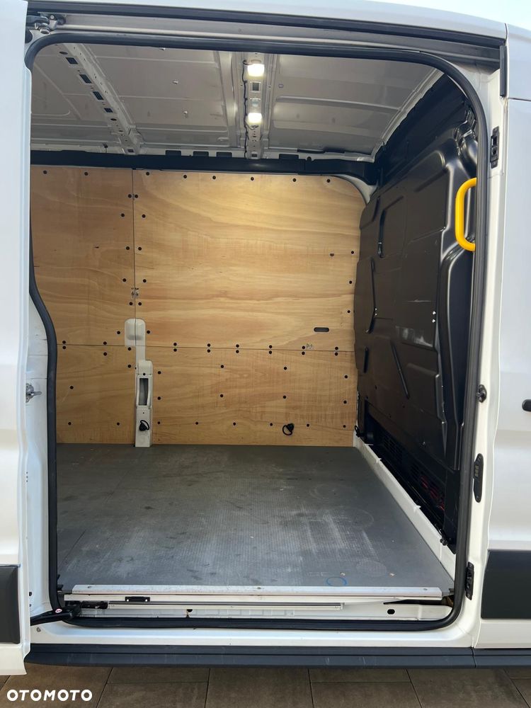 Ford Transit - 18