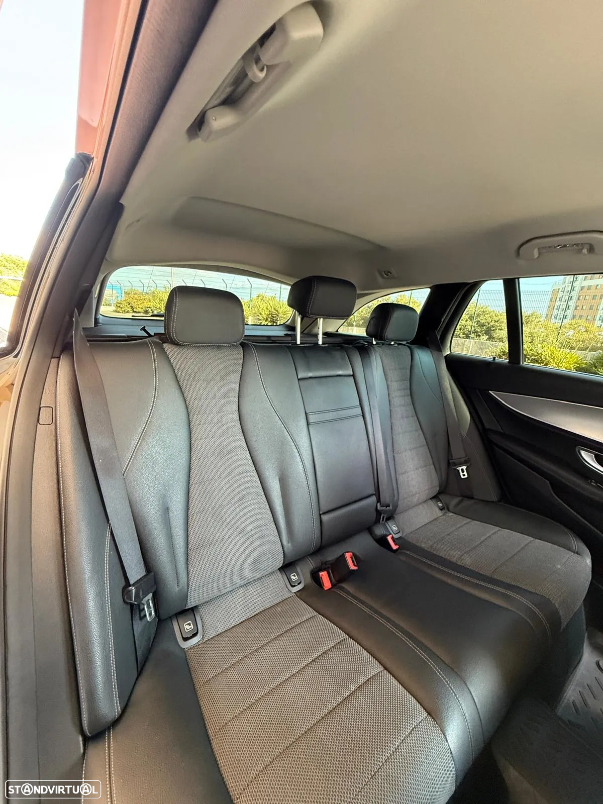 Mercedes-Benz E 200 d Exclusive Line - 35