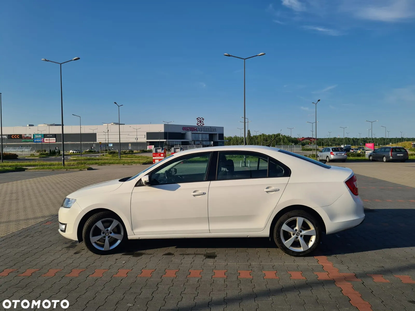 Skoda RAPID 1.2 TSI Style - 4