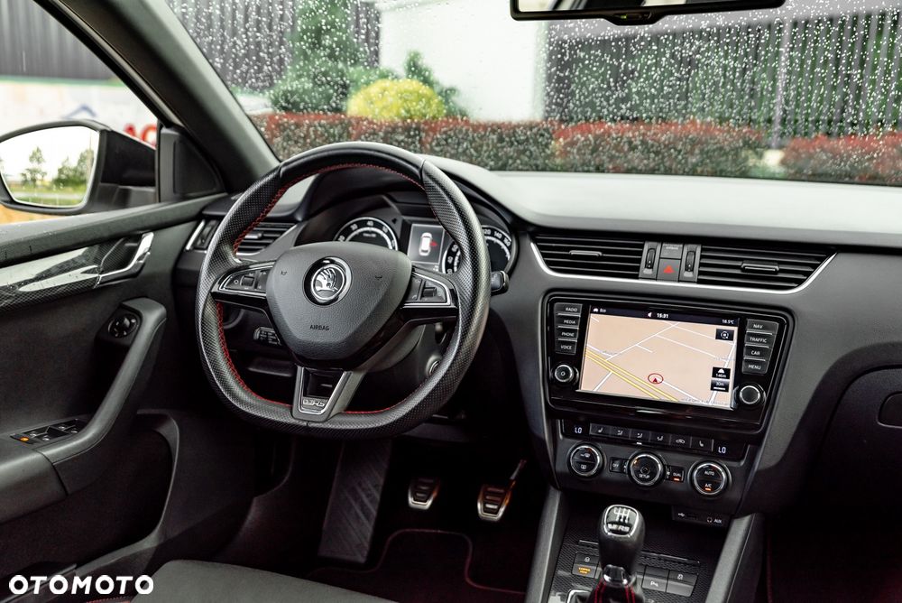 Skoda Octavia 2.0 TSI RS - 25