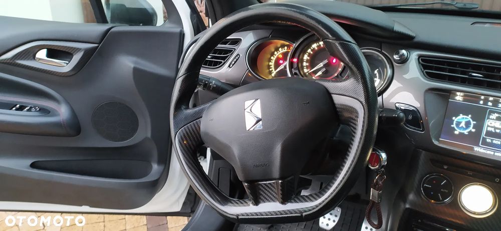 Citroën DS3 1.6 THP Racing - 10