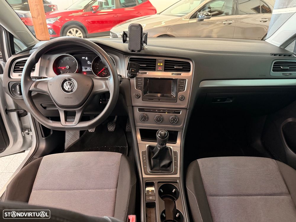 VW Golf 1.6 TDI Confortline - 8