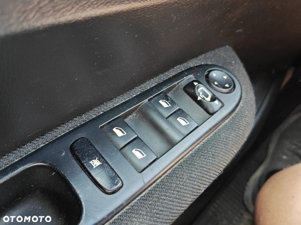 Peugeot 307 HDi 135 Premium - 23