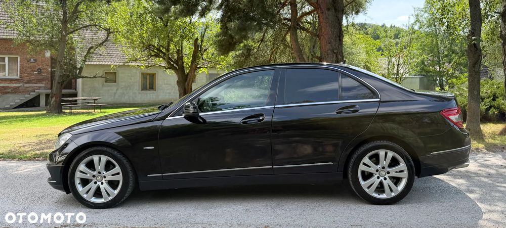Mercedes-Benz Klasa C 250 CDI DPF 4Matic 7G-TRONIC BlueEFFICIENCY Avantgarde - 12