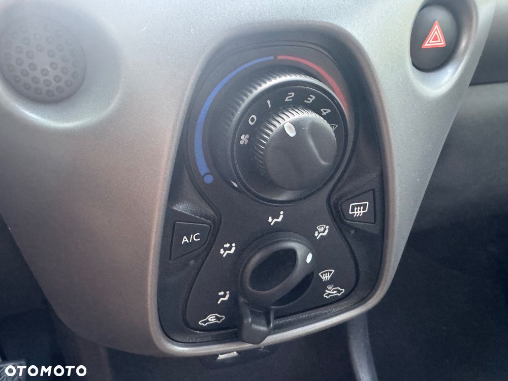 Toyota Aygo 1.0 VVT-i JBL Edition - 24