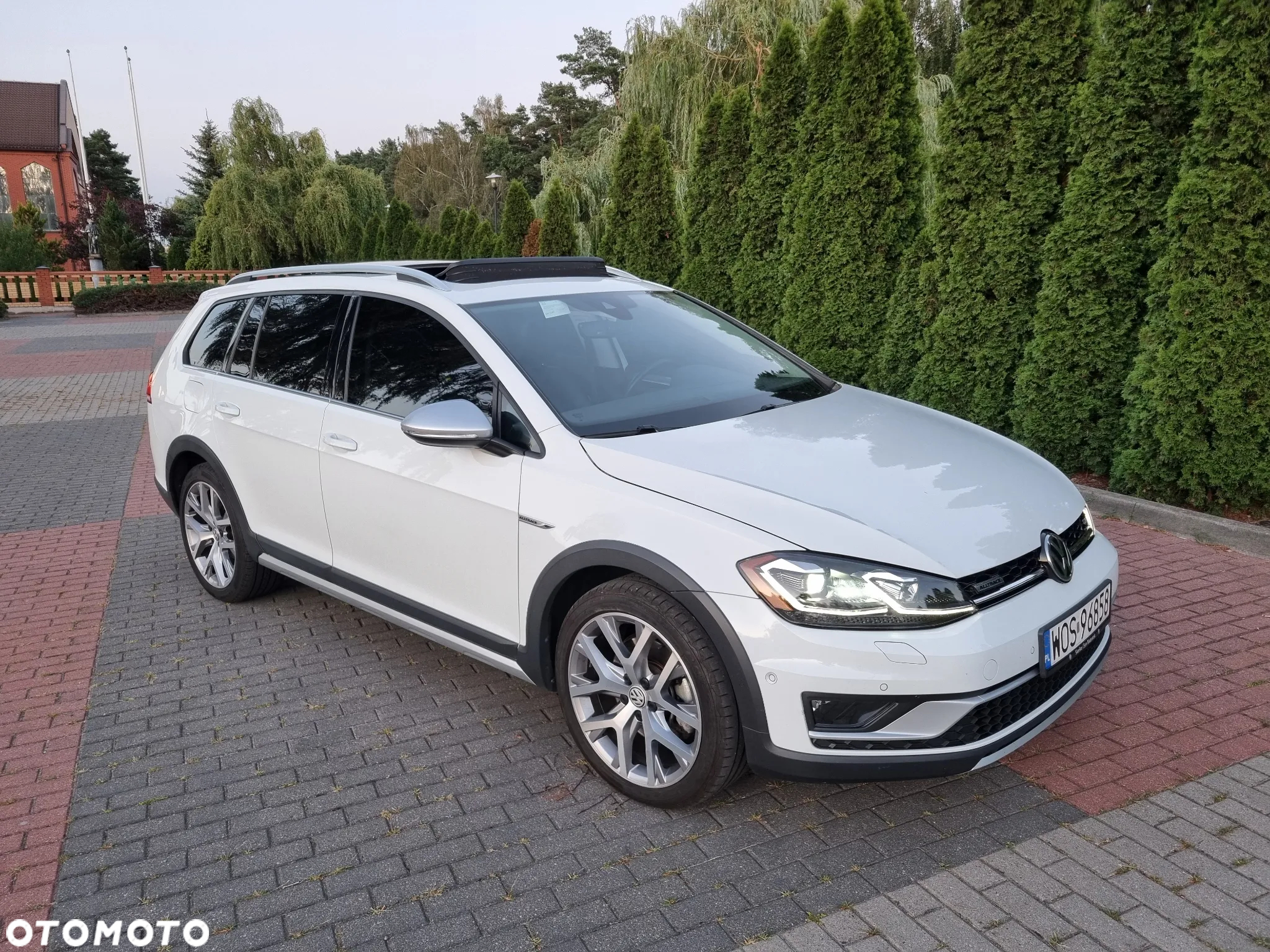Volkswagen Golf - 10