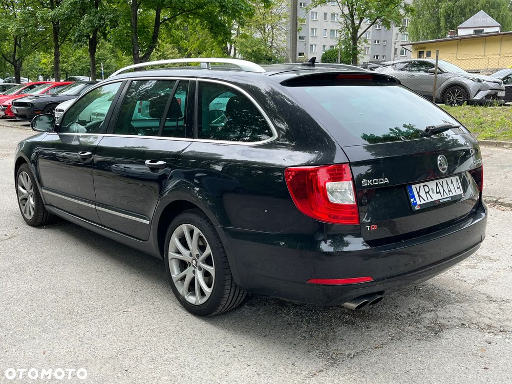 Skoda Superb 2.0 TDI 4x4 Elegance Outdoor DSG - 3