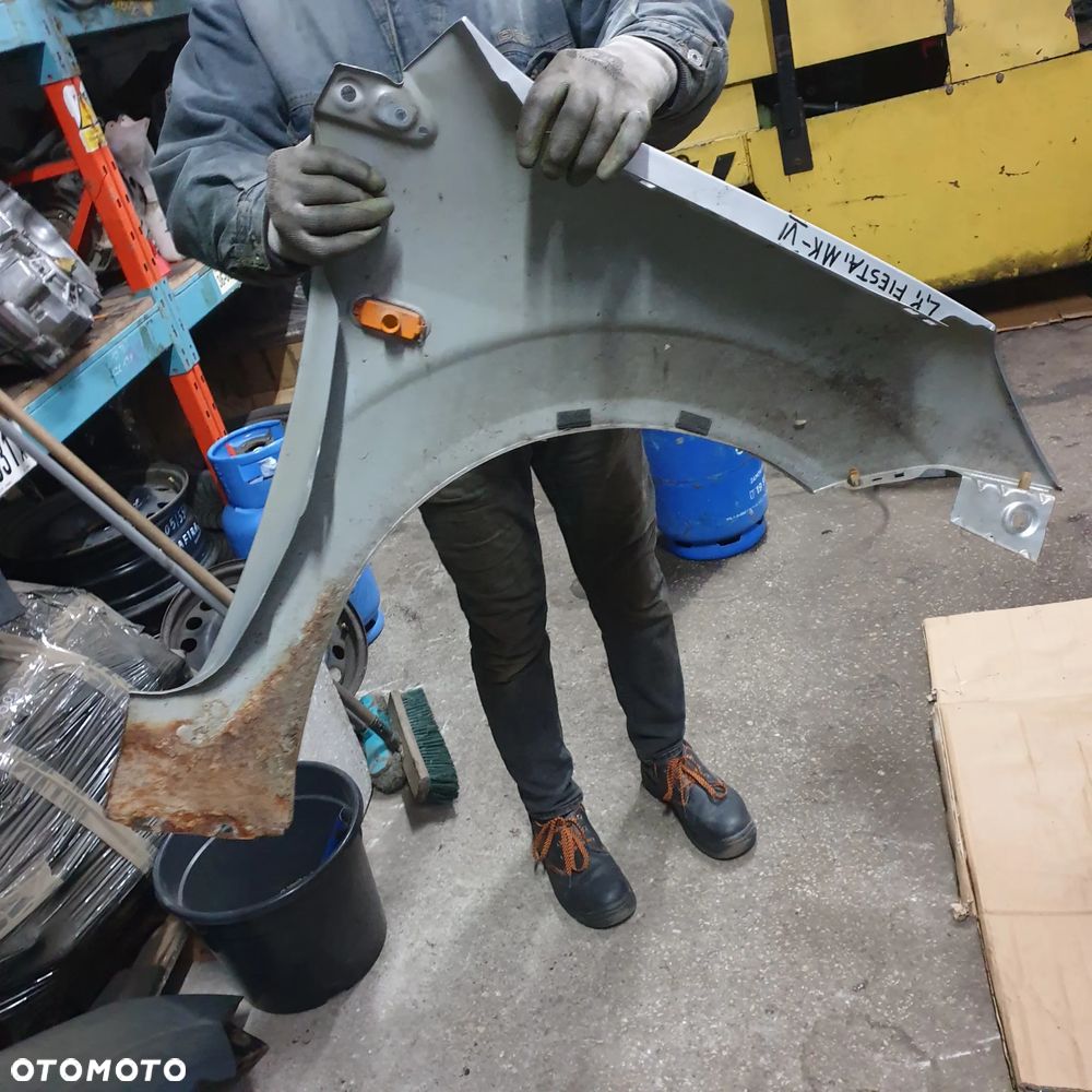 FORD FIESTA MK6 5D BLOTNIK LEWY PRZOD KOLOR 62 05R - 5